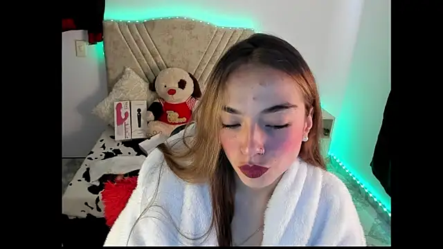 Mia Victoria22 online show from 03.20.26