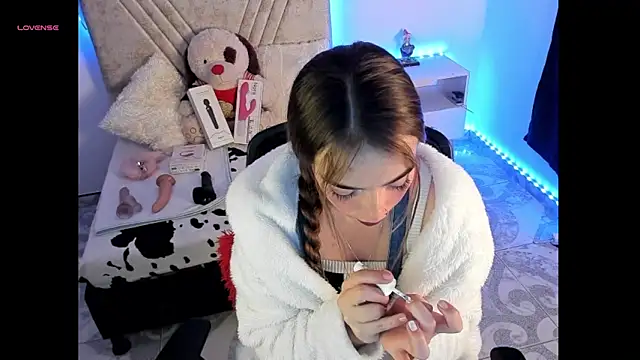 Mia Victoria22 online show from 04.08.26