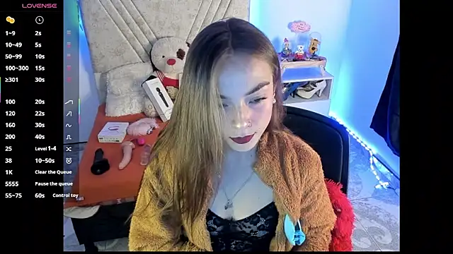 Snapshot of Mia_Victoria22 chatting on 07.14.26 Mia Victoria22 online show from 07.14.26
