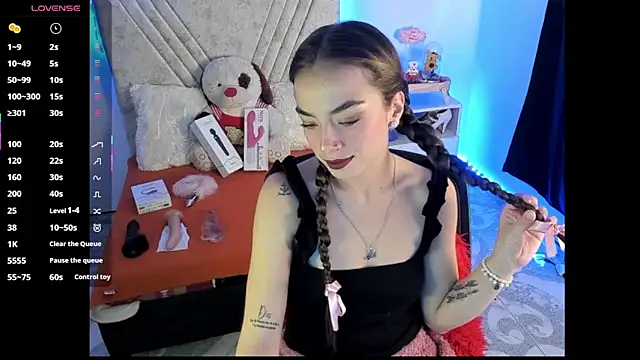 Snapshot of Mia_Victoria22 chatting on 07.15.26 Mia Victoria22 online show from 07.15.26