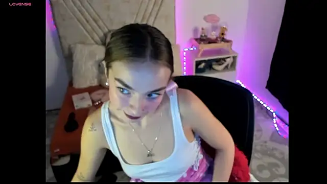 Snapshot of Mia_Victoria22 chatting on 07.22.26 Mia Victoria22 online show from 07.22.26