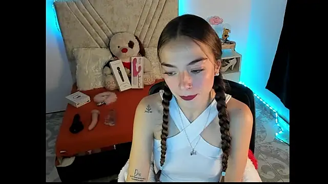 Snapshot of Mia_Victoria22 chatting on 07.24.26 Mia Victoria22 online show from 07.24.26