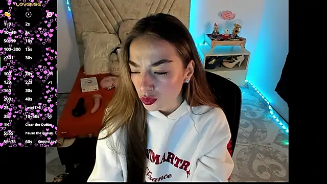 Snapshot of Mia_Victoria22 chatting on 07.31.26 Mia Victoria22 online show from 07.31.26