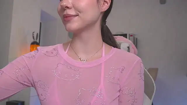 Snapshot of kategoodgirl chatting on 10.17.25 kategoodgirl online show from 10.17.25