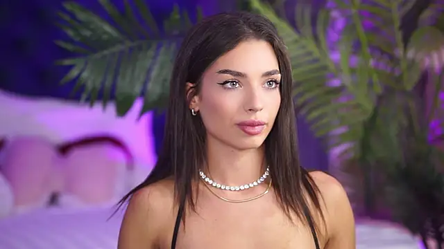 Snapshot of LalaRoze chatting on 09.13.25 LalaRoze online show from 09.13.25