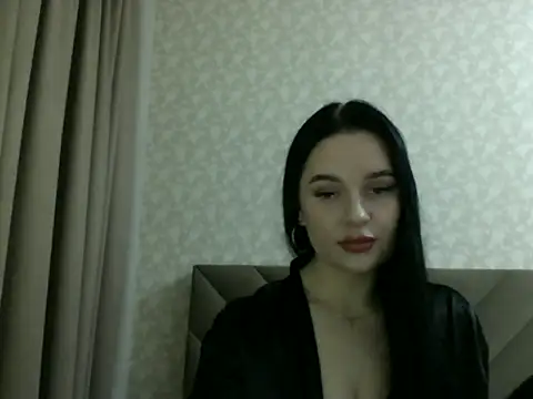 Snapshot of Lulii24 chatting on 10.24.25 Lulii24 online show from 10.24.25