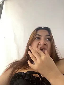 MacarenaRosse online show from 10.23.25