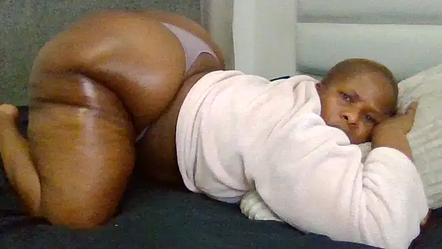 SexyNonnyy online show from 10.31.25