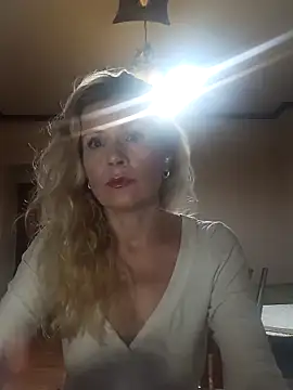 Snapshot of Julia_Giulia chatting on 10.04.25 Julia Giulia online show from 10.04.25