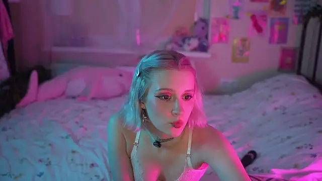 Snapshot of lil_tweety chatting on 09.25.25 lil tweety online show from 09.25.25