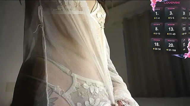 Morena Dolce online show from 10.26.25