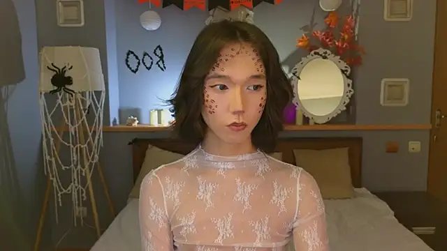 Snapshot of okerriella chatting on 10.30.25 okerriella online show from 10.30.25