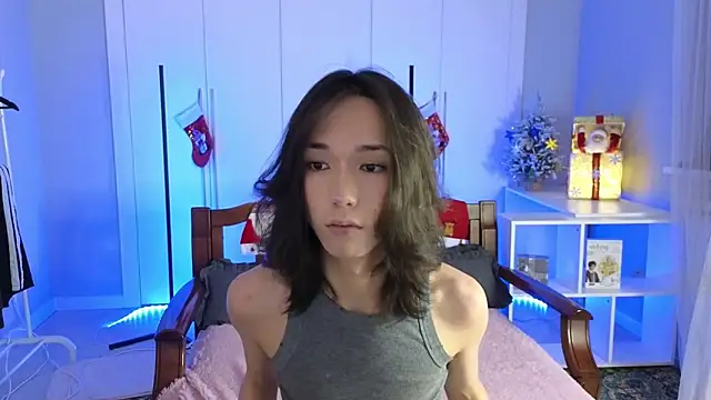 Snapshot of okerriella chatting on 12.19.25 okerriella online show from 12.19.25