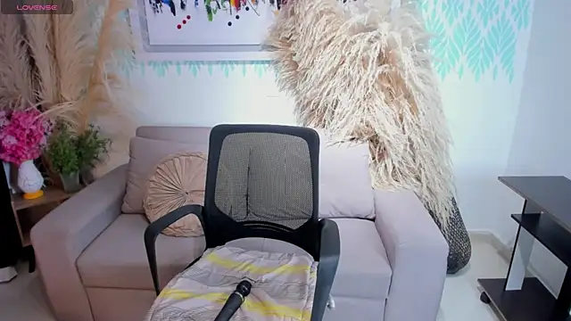 Snapshot of SofiaRivera1 chatting on 05.26.26 SofiaRivera1 online show from 05.26.26