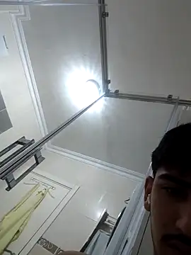 Snapshot of BichromeNonmetal chatting on 01.18.26 BichromeNonmetal online show from 01.18.26