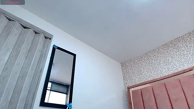 Hanna Lee   online show from 04.17.26