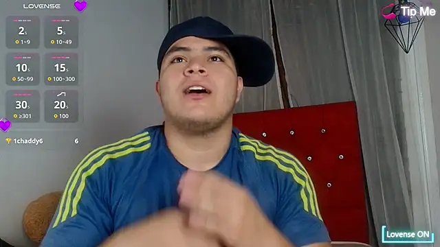 naomi campbel  online show from 10.05.25