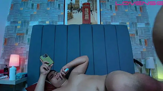 naomi campbel  online show from 03.30.26