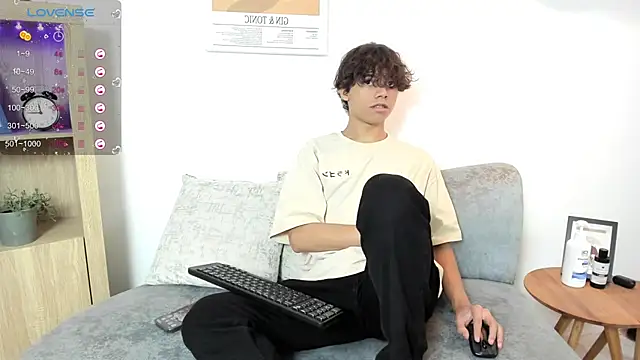 Snapshot of Honeymoon_sariel chatting on 09.18.25 Honeymoon sariel online show from 09.18.25