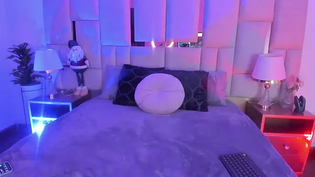 Violett Novoa online show from 01.05.26