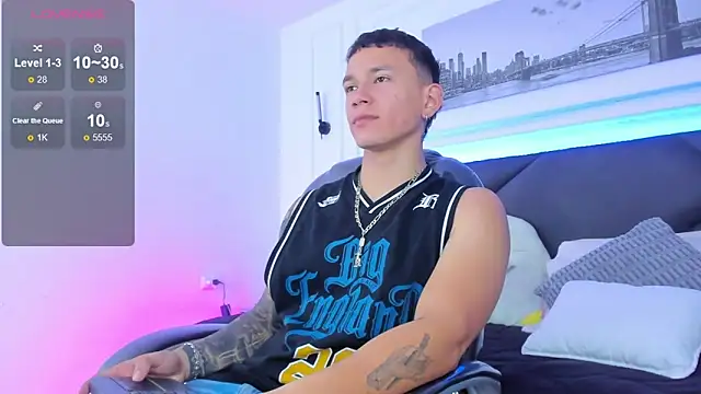Snapshot of Thomas_moon chatting on 05.15.26 Thomas moon online show from 05.15.26