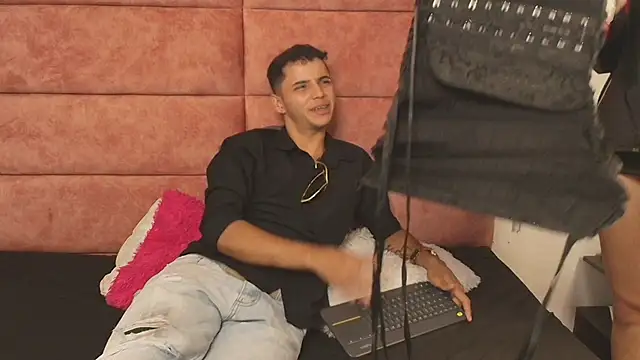 HellAndDante  online show from 10.15.25