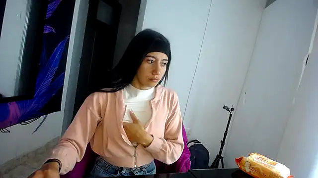 Snapshot of Madow_Lu chatting on 10.17.25 Madow Lu online show from 10.17.25