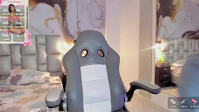 Snapshot of Elowen_Clark chatting on 09.13.25 Elowen Clark online show from 09.13.25