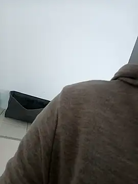 Snapshot of Elowen_Clark chatting on 10.01.25 Elowen Clark online show from 10.01.25