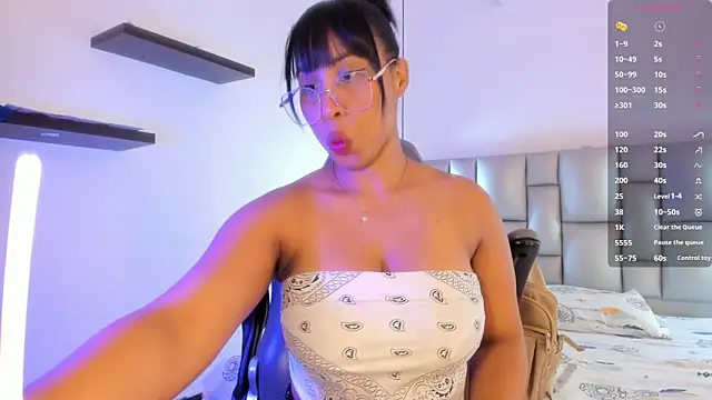 Elowen Clark online show from 03.08.26