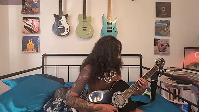 onlystrings online show from 04.01.26