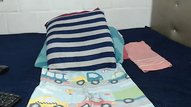 blondehotsquirt online show from 09.27.25