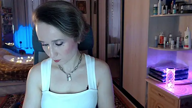 ClassyInna online show from 11.24.25