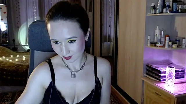 ClassyInna online show from 12.04.25