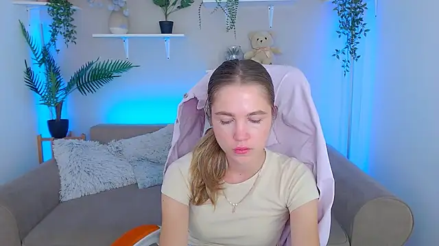 Snapshot of Spicy_Lexi chatting on 09.17.25 Spicy Lexi online show from 09.17.25