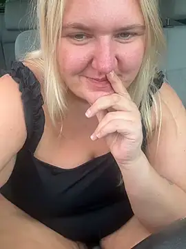 Snapshot of Novaskye chatting on 06.14.26 Novaskye online show from 06.14.26