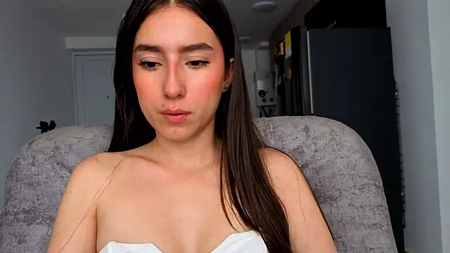 Snapshot of Adhara_Kitten chatting on 07.04.26 Adhara Kitten online show from 07.04.26
