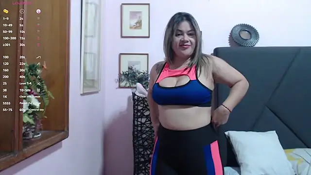 Snapshot of pamela_echeverria chatting on 09.29.25 pamela echeverria online show from 09.29.25