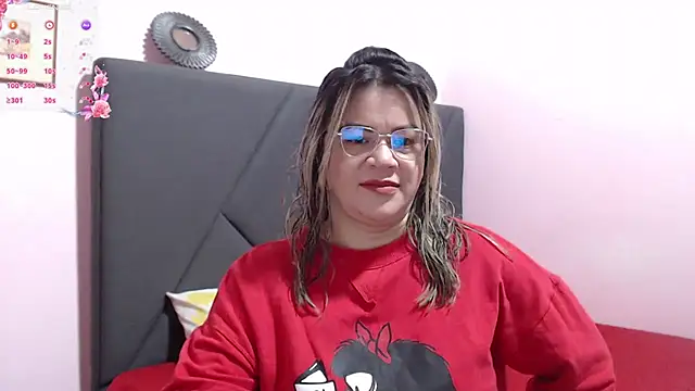 Snapshot of pamela_echeverria chatting on 10.11.25 pamela echeverria online show from 10.11.25