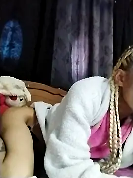 Snapshot of catrina_love chatting on 05.15.26 catrina love online show from 05.15.26