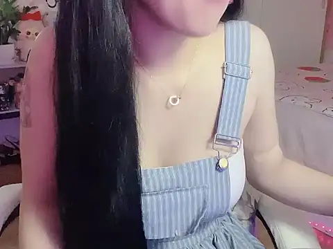 keelinnn19 online show from 10.21.25