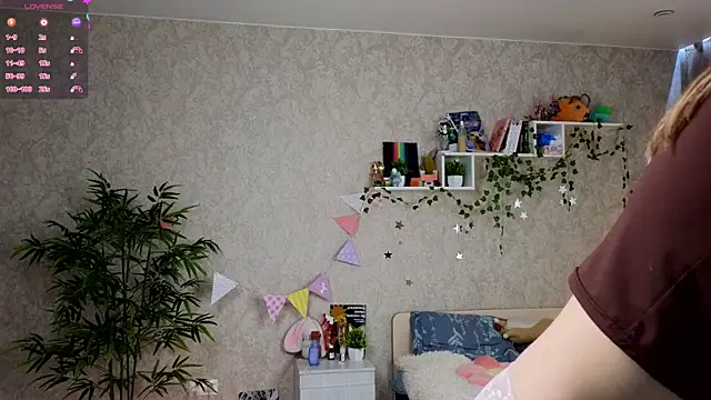 AnnyiBlue online show from 03.21.26