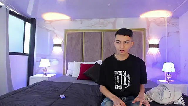 NickandAbby  online show from 04.07.26