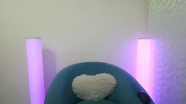 AlanaMilani  online show from 02.25.26