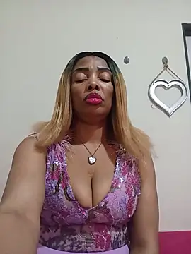 Snapshot of SEXYMOANSXX chatting on 05.31.26 SEXYMOANSXX online show from 05.31.26
