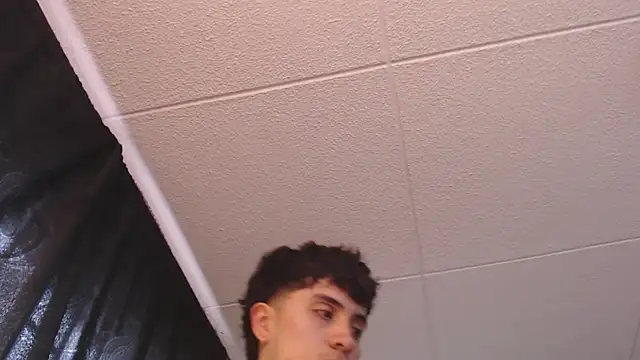 Snapshot of PaulEvens chatting on 03.03.26 PaulEvens online show from 03.03.26