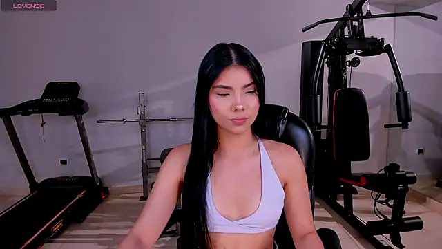 MiaLaurence online show from 03.21.26