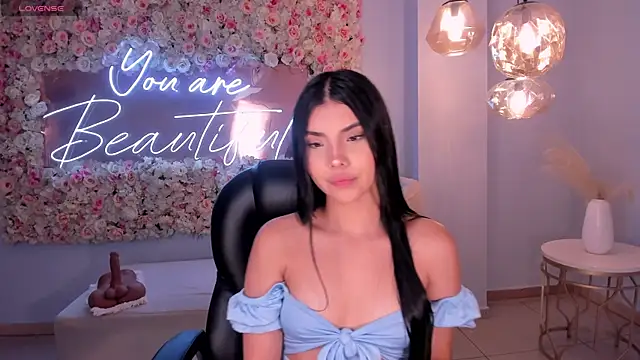 MiaLaurence online show from 03.24.26