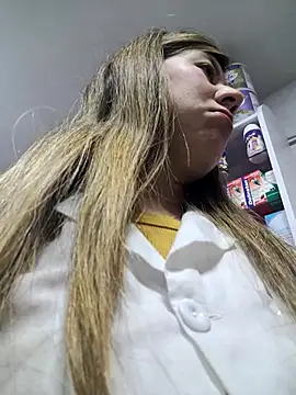 Snapshot of Sophie_del_Castillo chatting on 09.27.25 Sophie del Castillo online show from 09.27.25