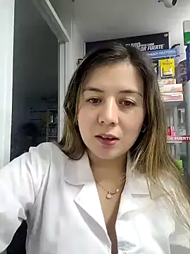 Snapshot of Sophie_del_Castillo chatting on 10.25.25 Sophie del Castillo online show from 10.25.25